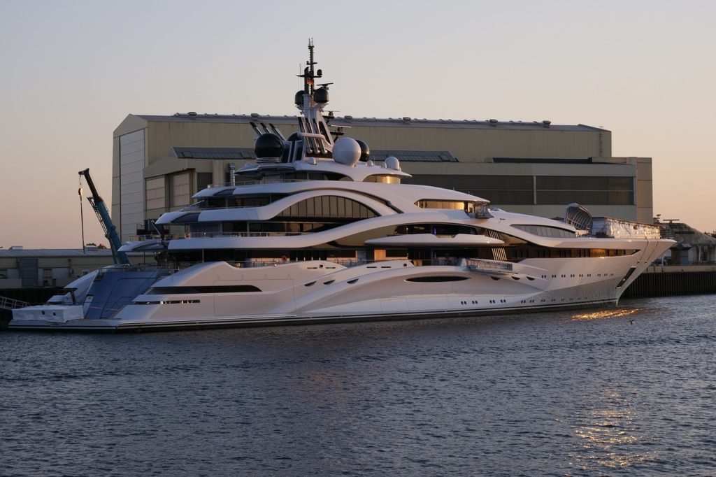 yacht make money